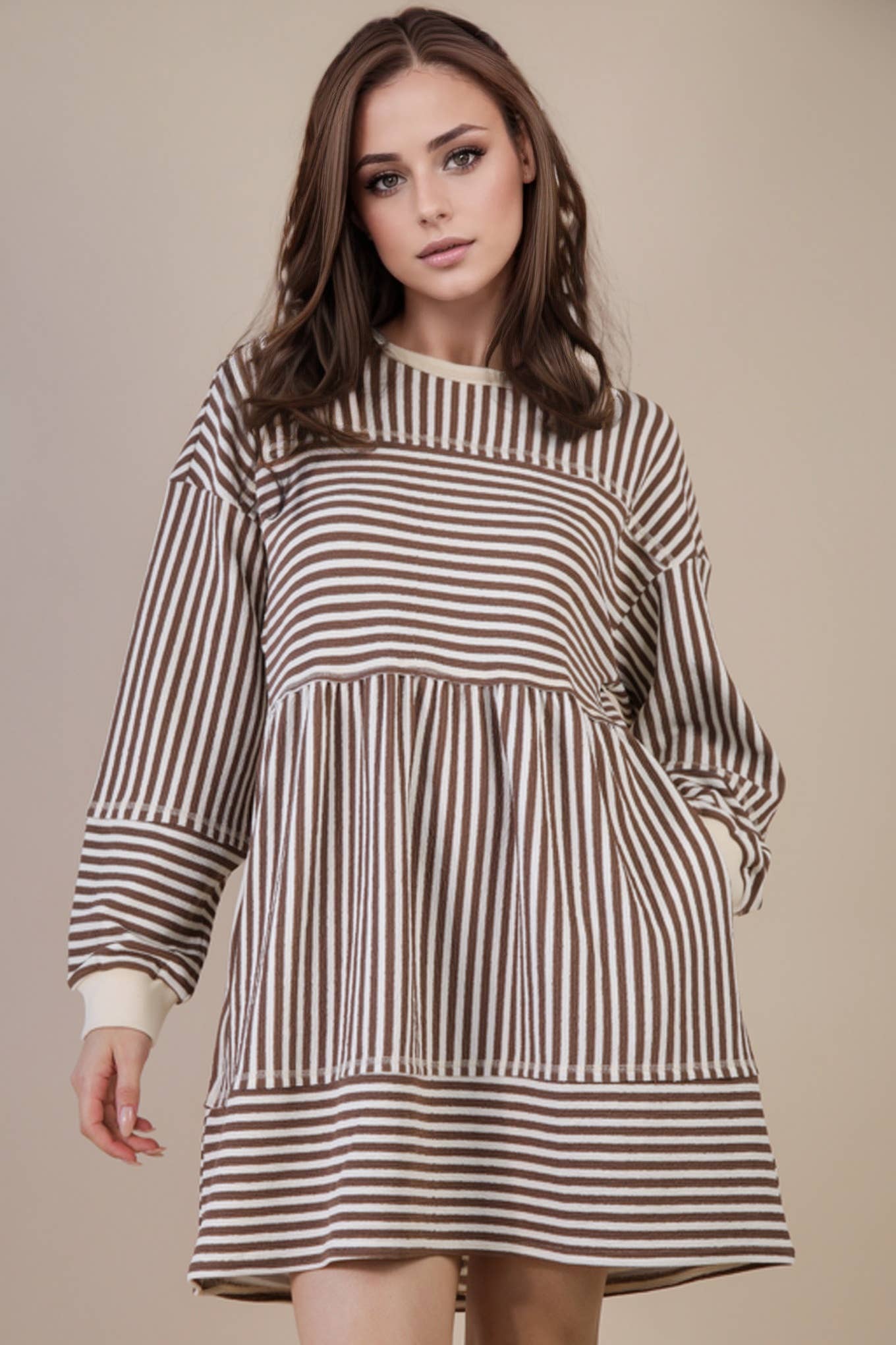 Oversized Striped Casual Knit Mini Dress: MOCHA STRIPE