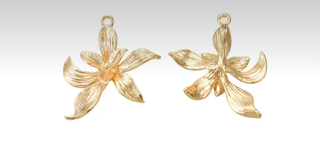 TCB Lovely Lily Flower Charm