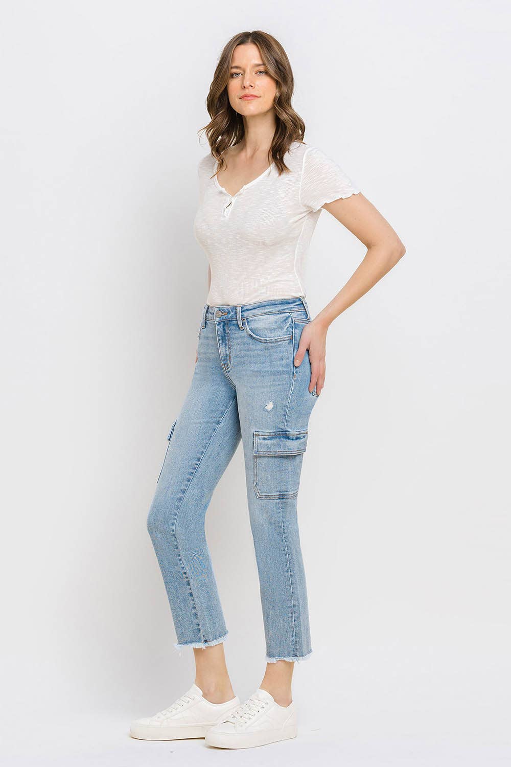 MID RISE SLIM STRAIGHT CARGO JEANS