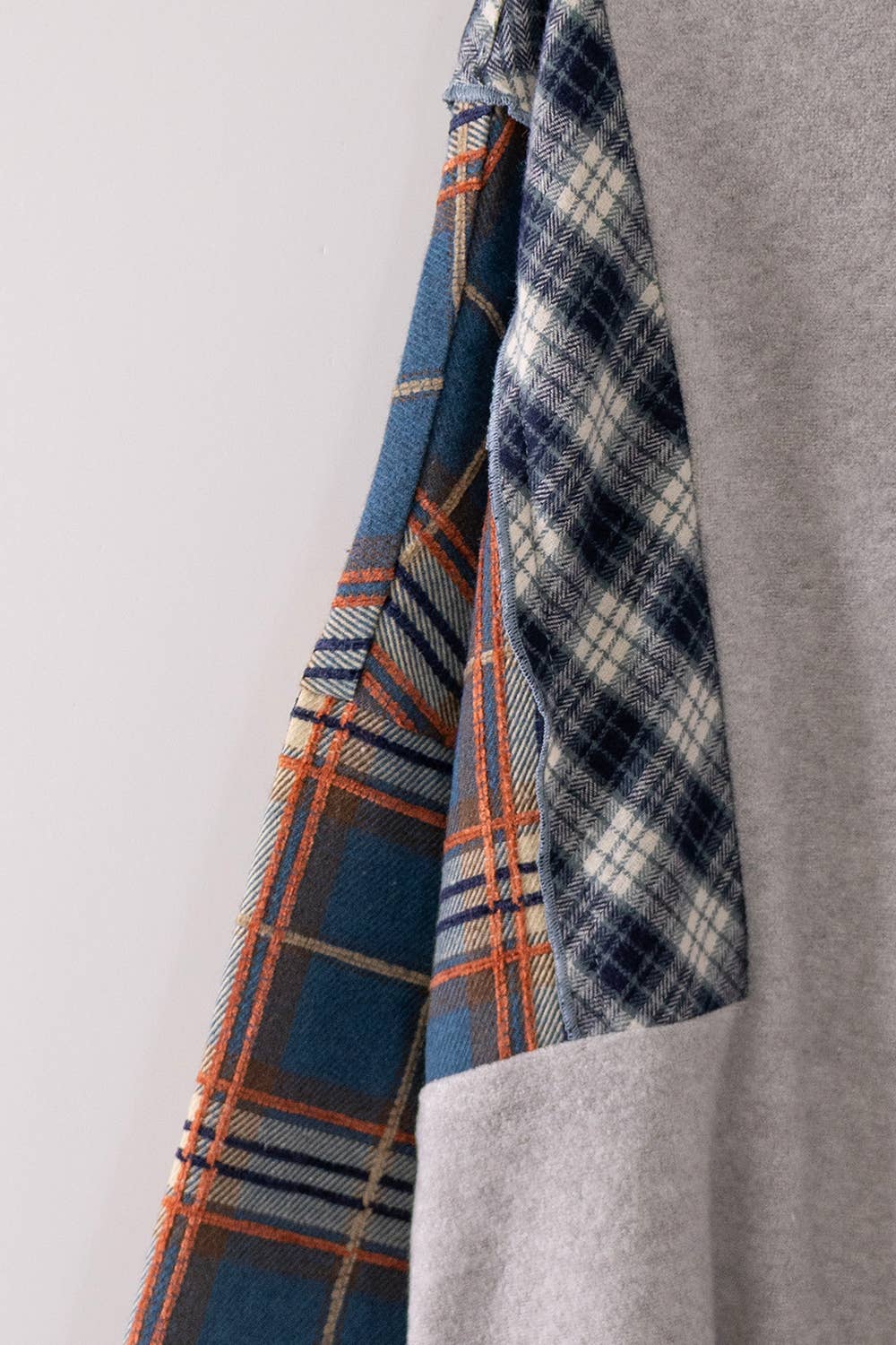 Soft Contrast Plaid Sleeve Top