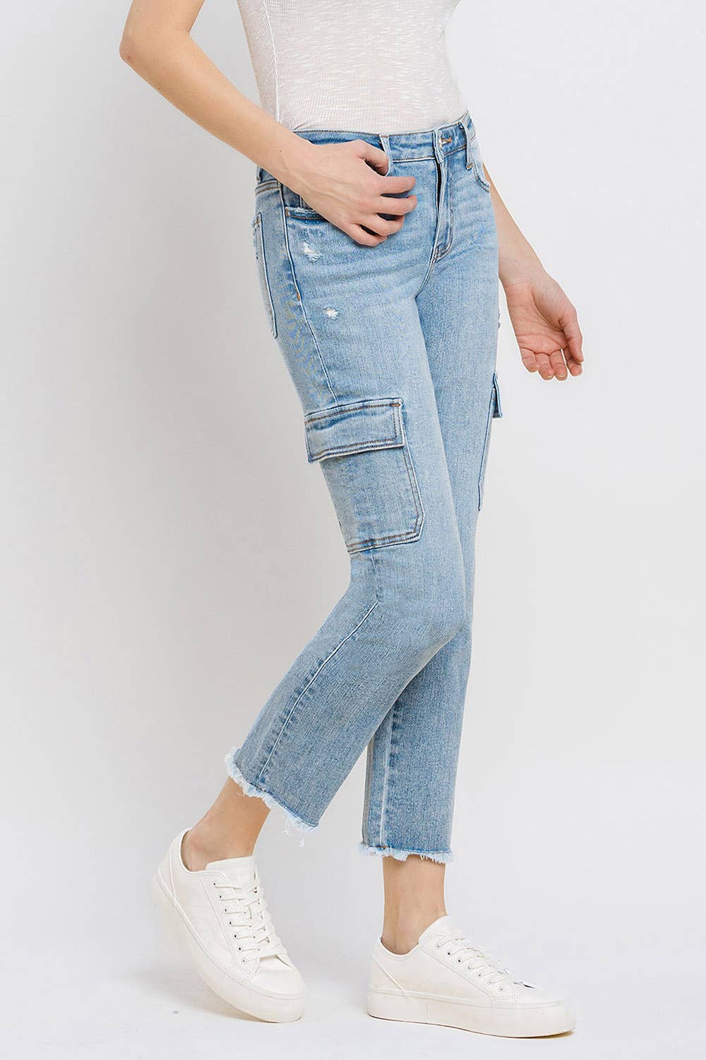 MID RISE SLIM STRAIGHT CARGO JEANS