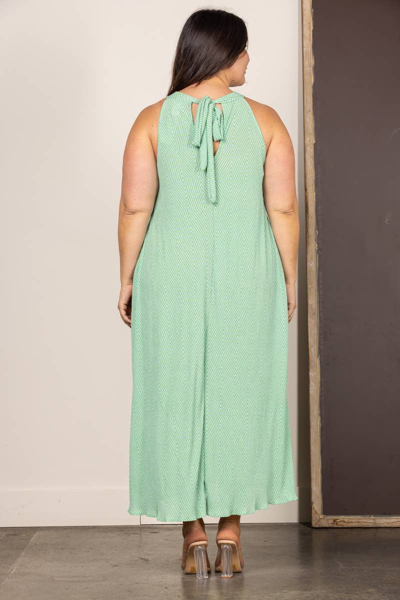 GREEN TEXTURED HALTER NECK PLUS SIZE MAXI DRESS