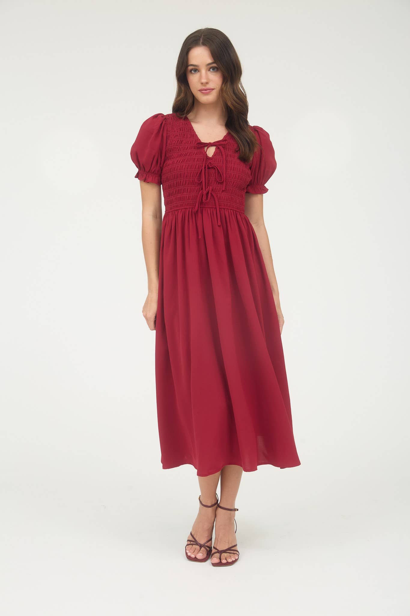 V NECK FRONT TIE SMOCKED PUFF SLEEVE MIDI DRESS: DEEP RED