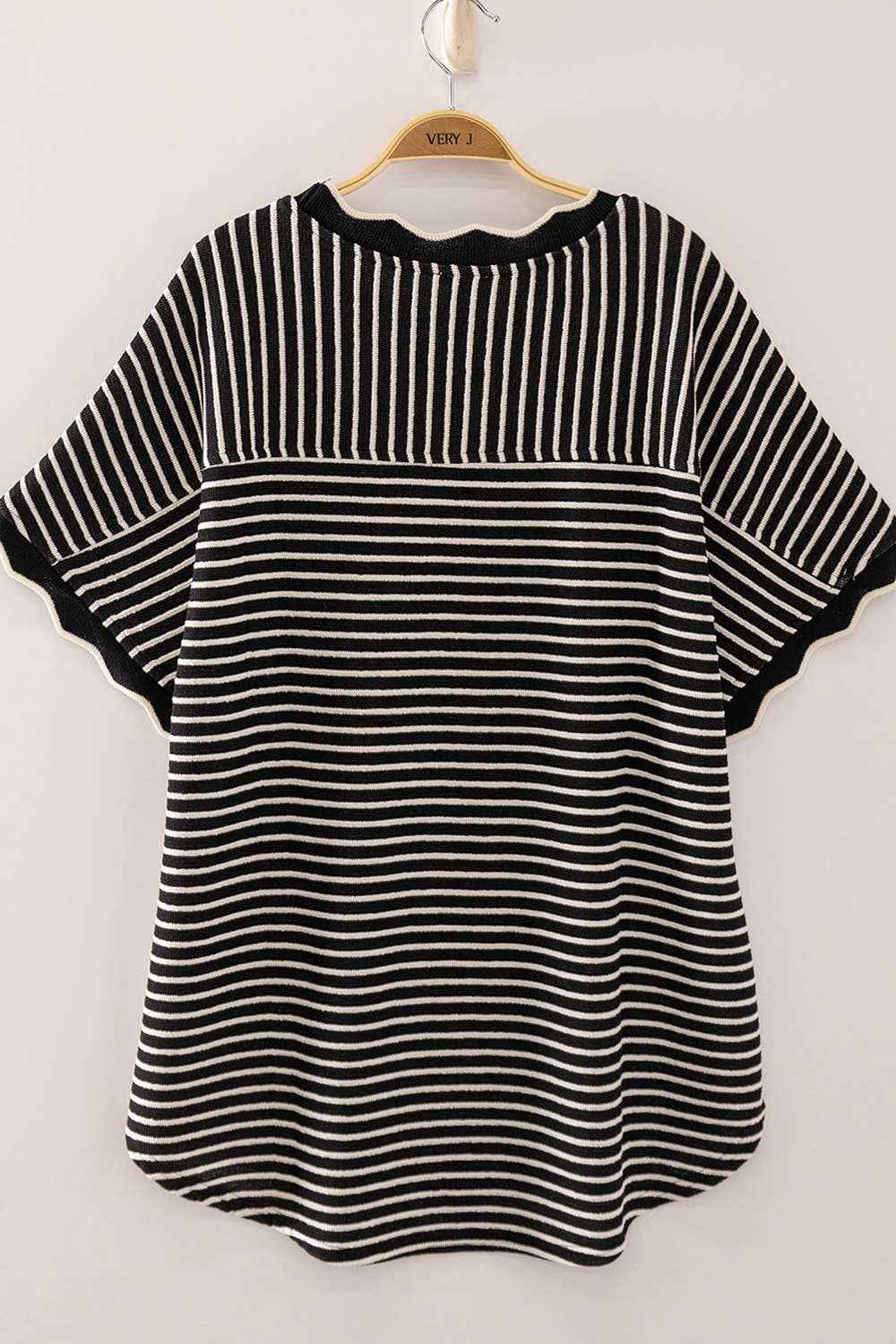 NT12700-Scallop Trim Stripe Knit Top: WHITE STRIPE / S-M-L/2-2-2