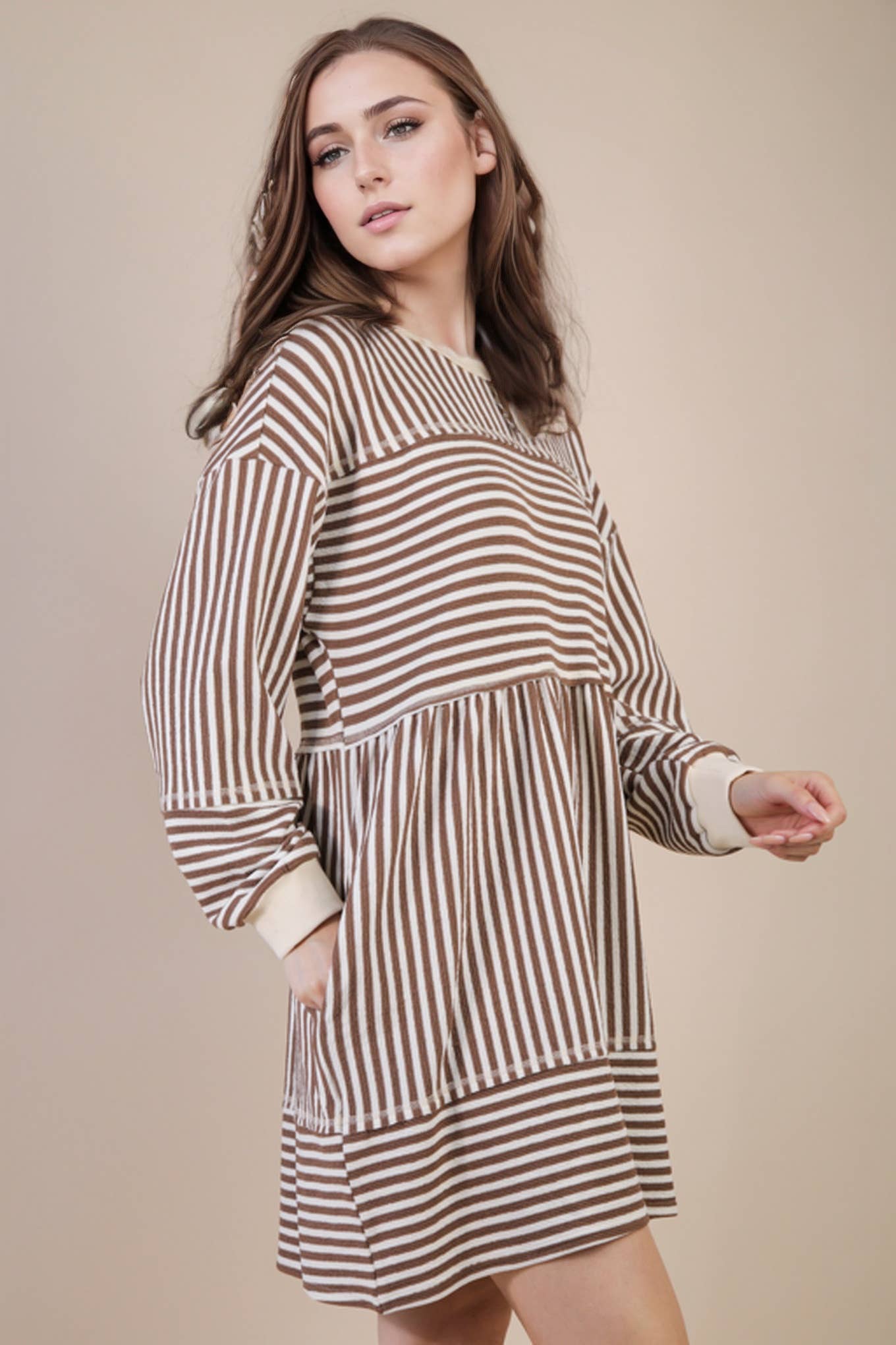 Oversized Striped Casual Knit Mini Dress: MOCHA STRIPE