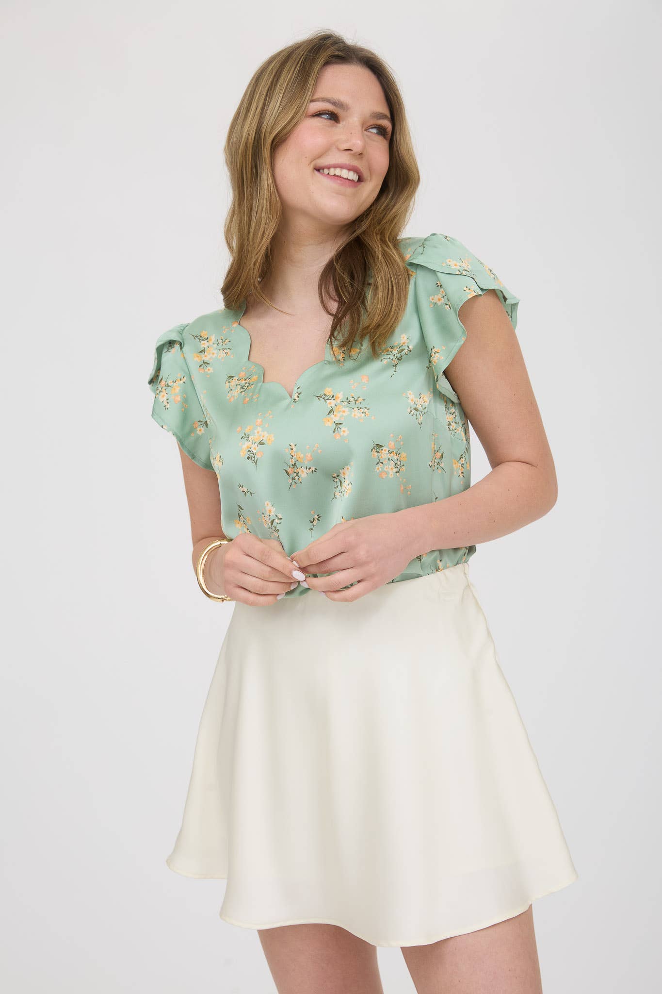 FLORAL PRINT V NECK SCALLOP SATIN BLOUSE: DUSTY MINT MULTI