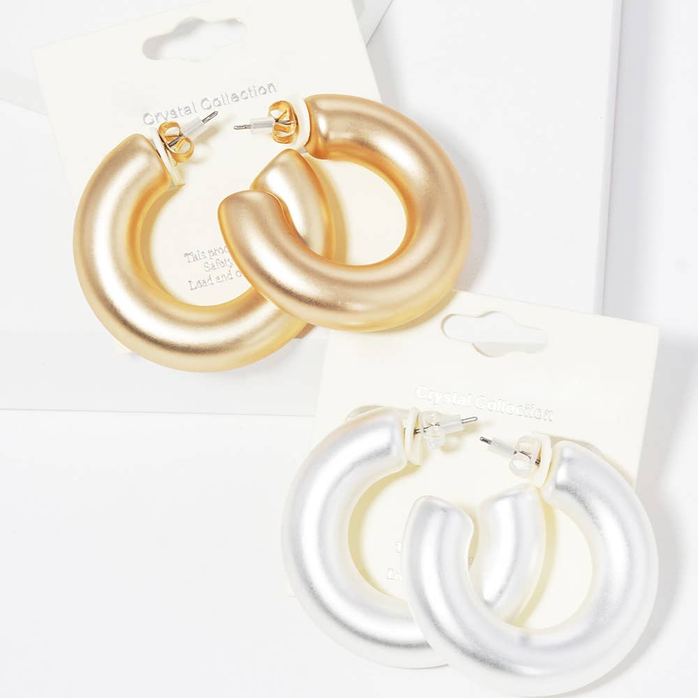 Thick Hoop Earrings
: Matte Gold