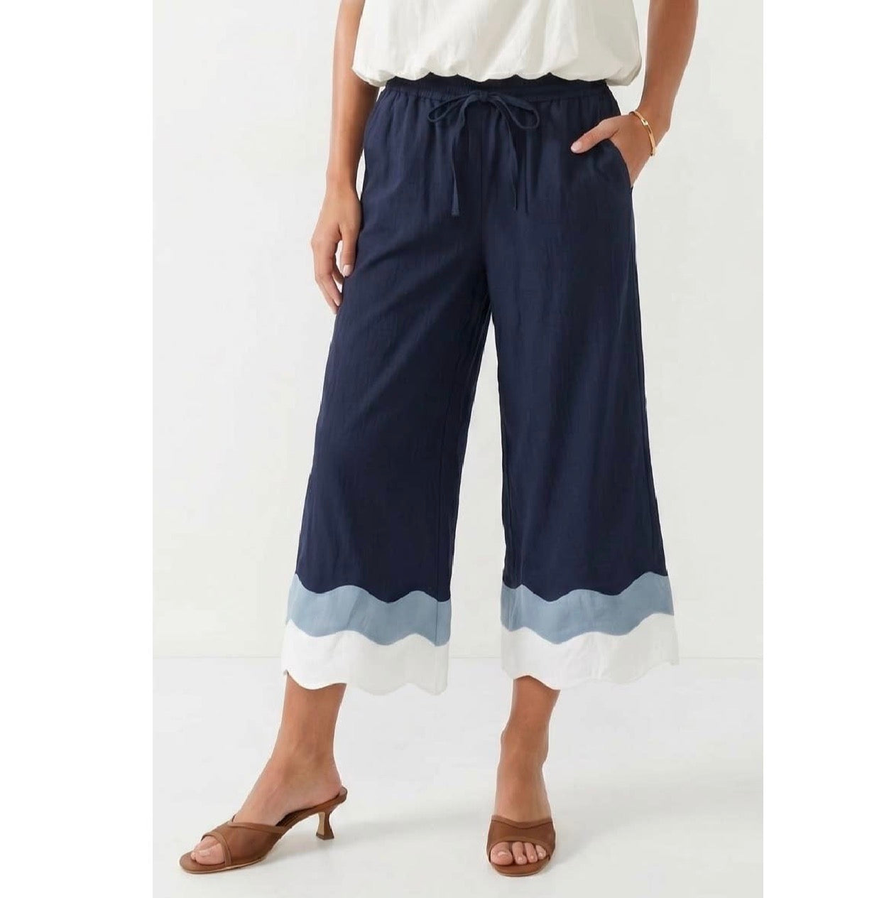 Wavy Colorblock V-neck Set: Dark Navy
