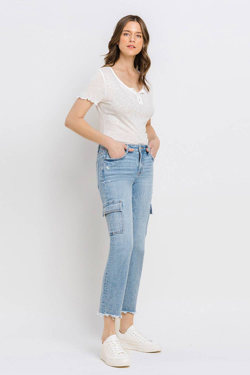 MID RISE SLIM STRAIGHT CARGO JEANS