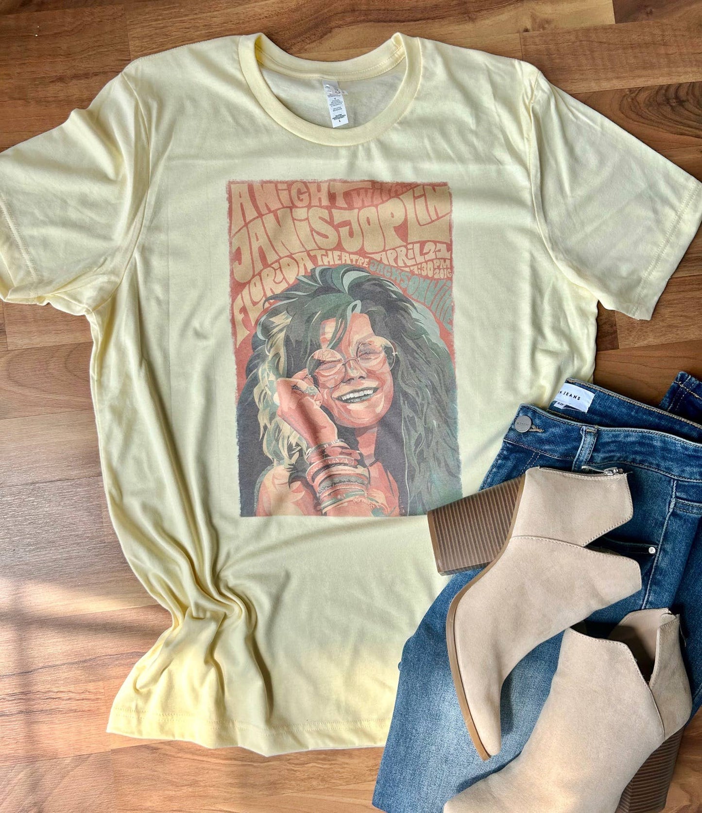 Janis Retro Graphic Tee: Yellow