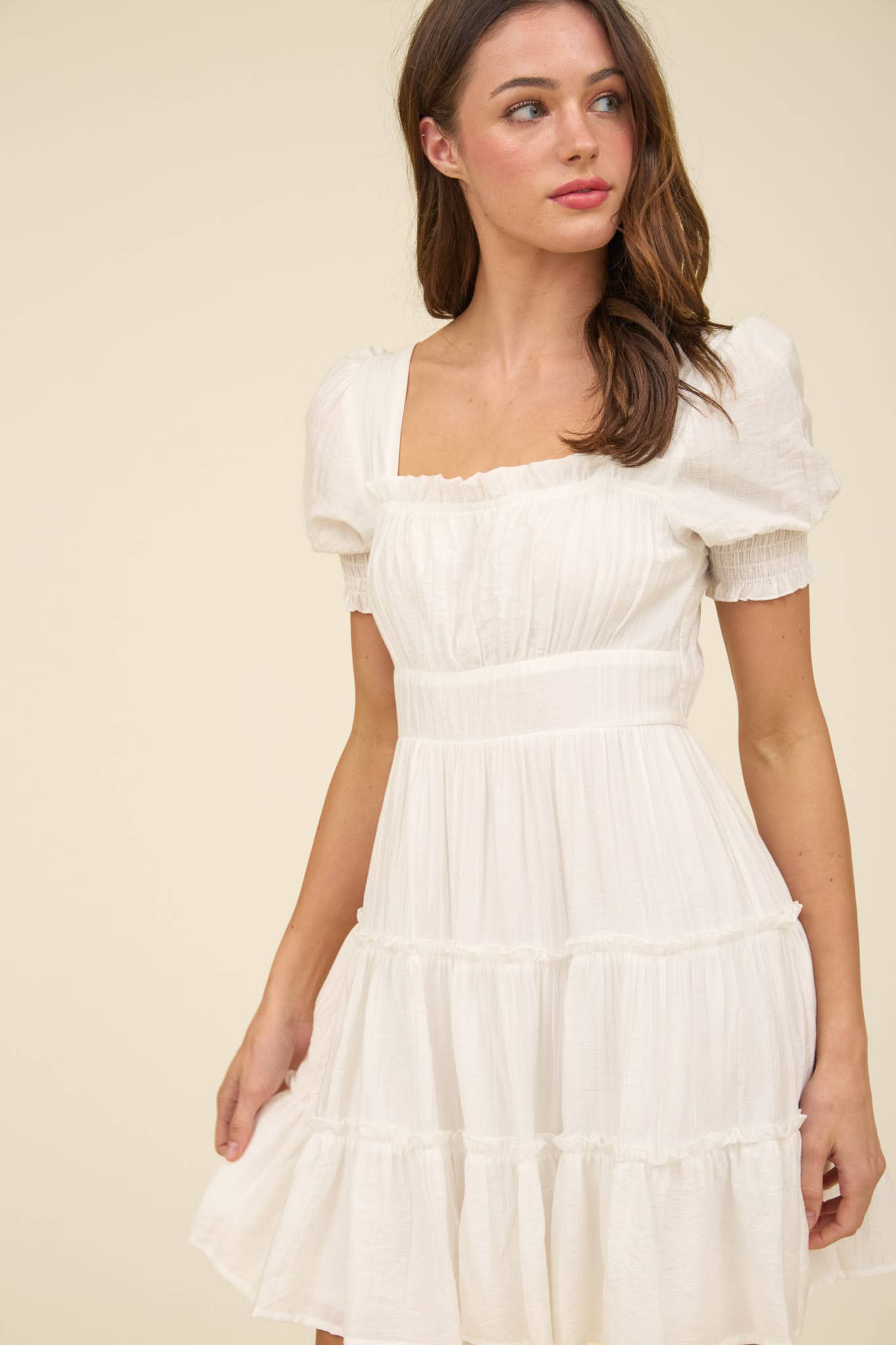 SQUARE NECK SMOCKED DETAIL TIERED MINI DRESS: WHITE