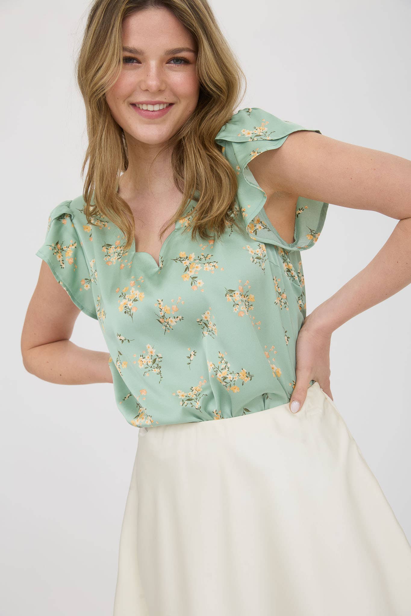 FLORAL PRINT V NECK SCALLOP SATIN BLOUSE: DUSTY MINT MULTI