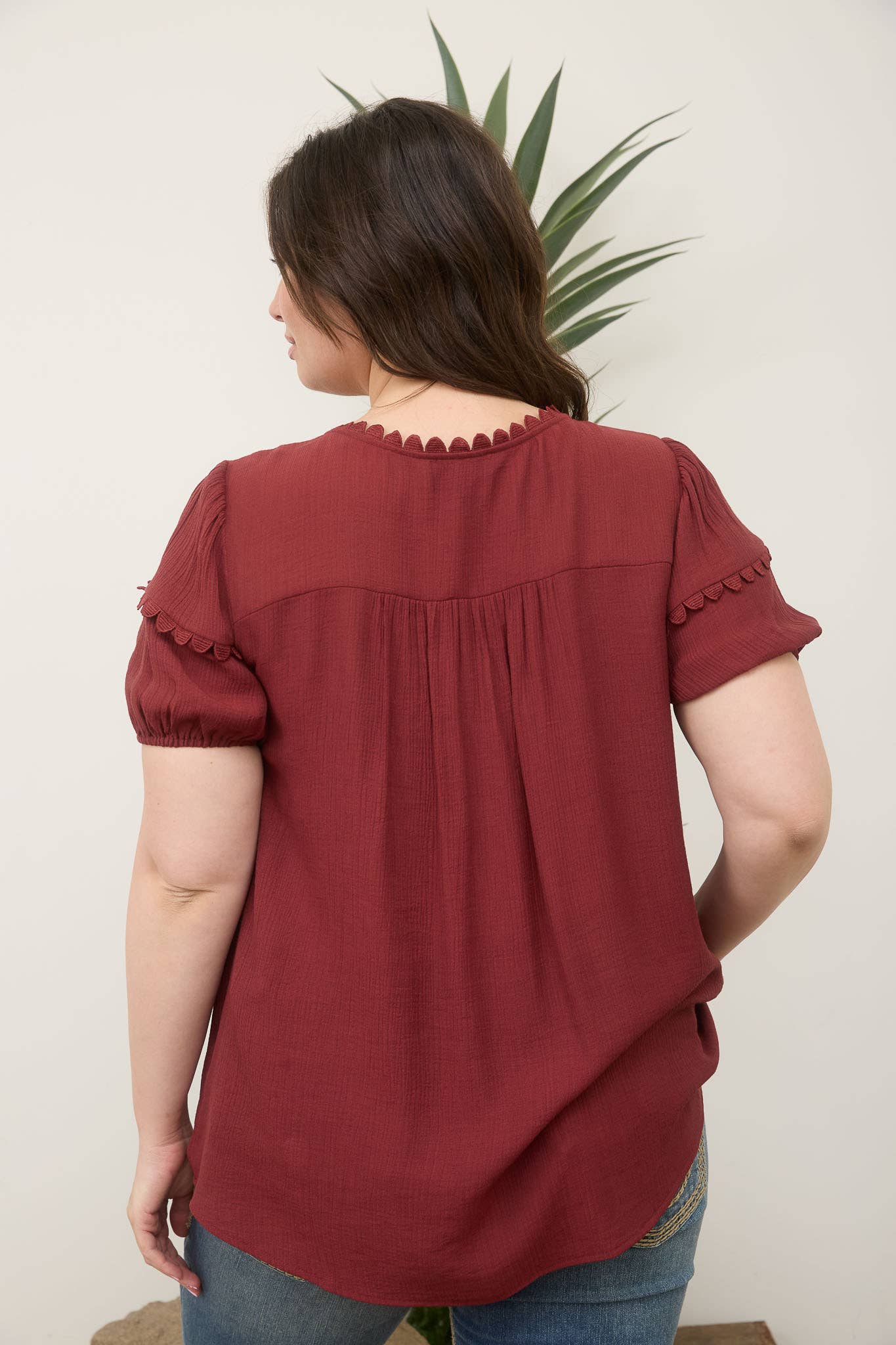 PLUS SCALLOP TRIM FRONT TIE DETAIL PUFF SLEEVE TOP