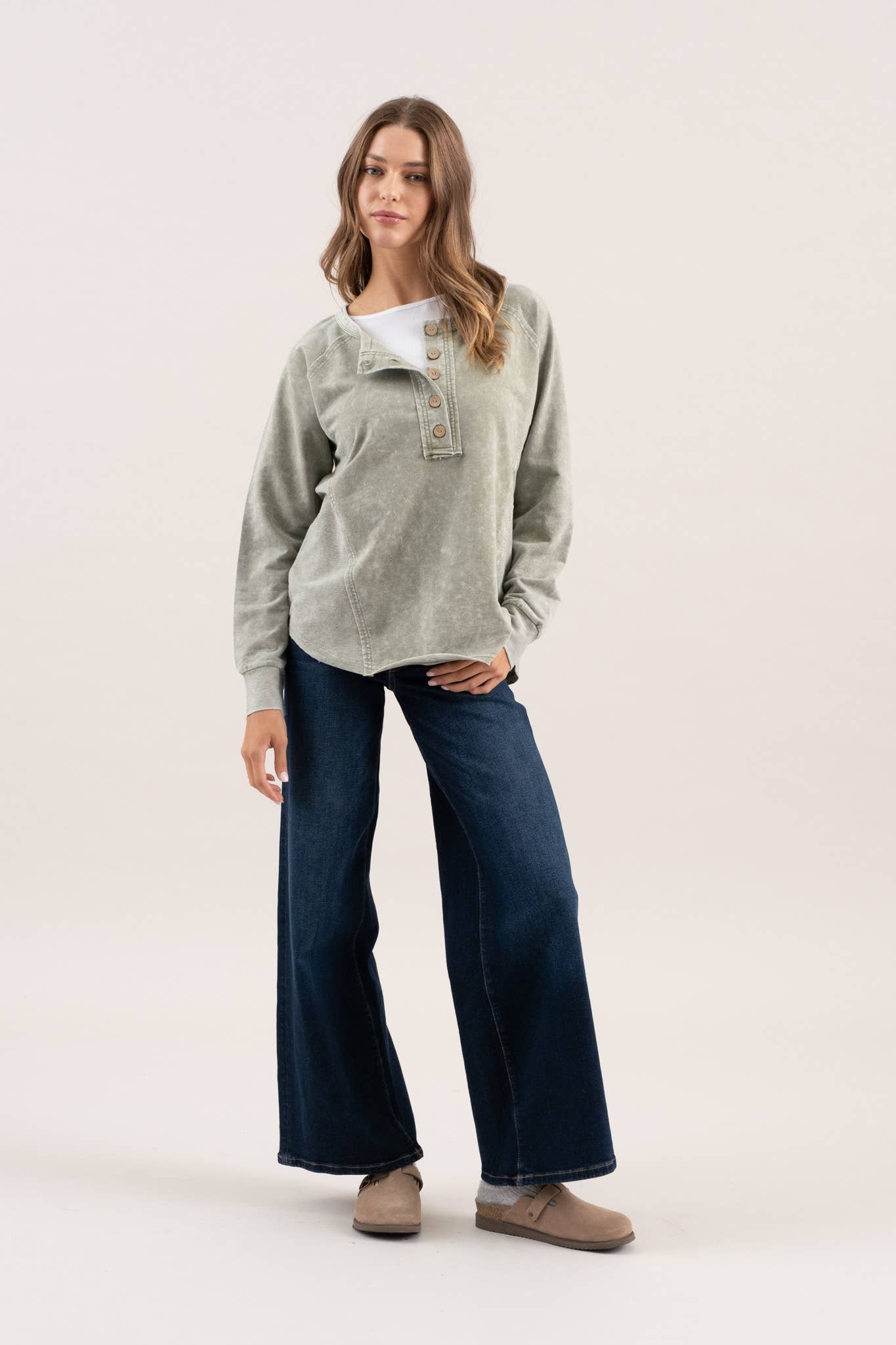 WASHED HENLEY RAGLAN LONG SLEEVE KNIT TOP
