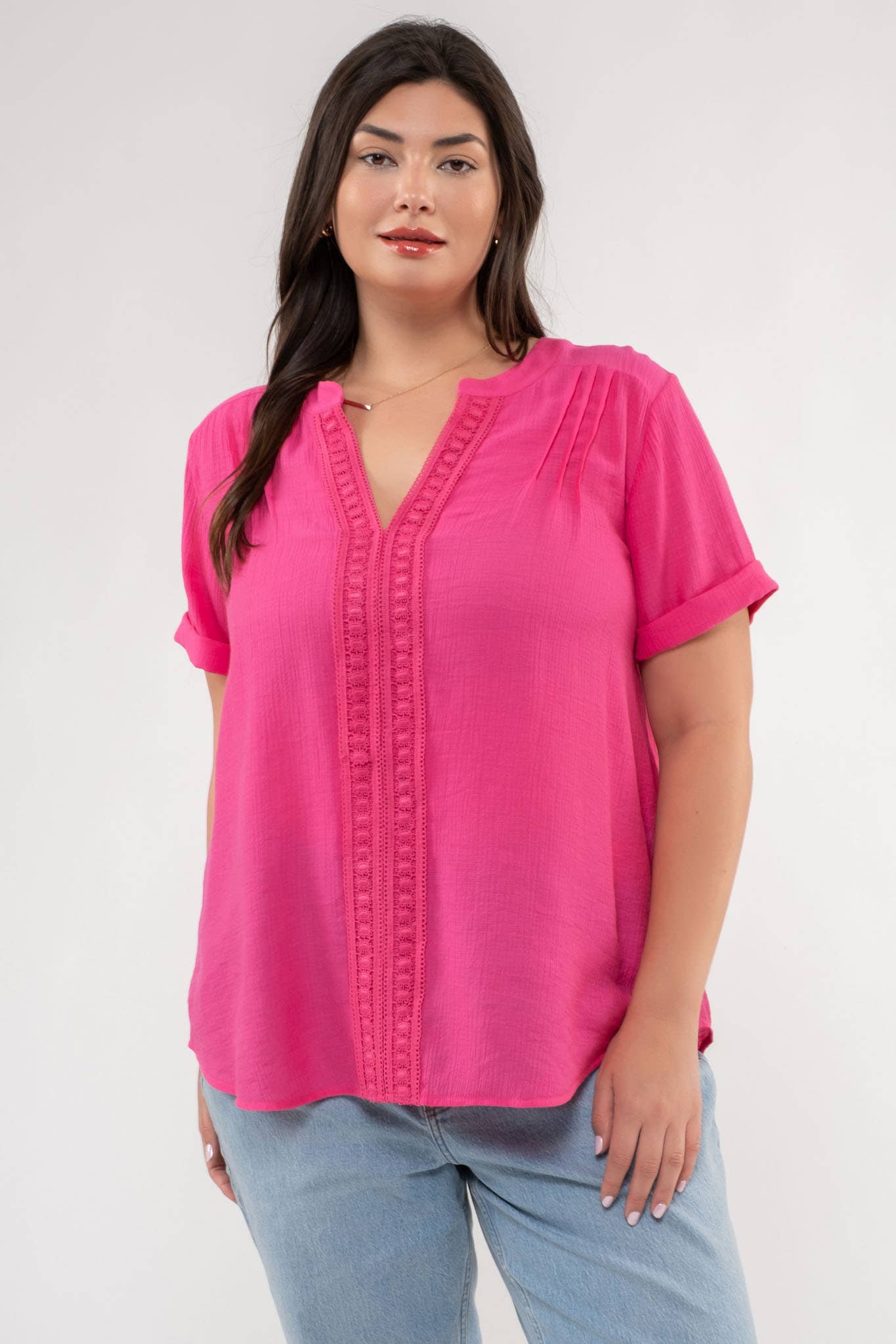 PLUS FRONT FLORAL LACE WOVEN TOP: FUCHSIA