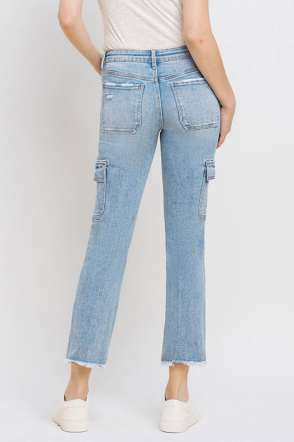 MID RISE SLIM STRAIGHT CARGO JEANS