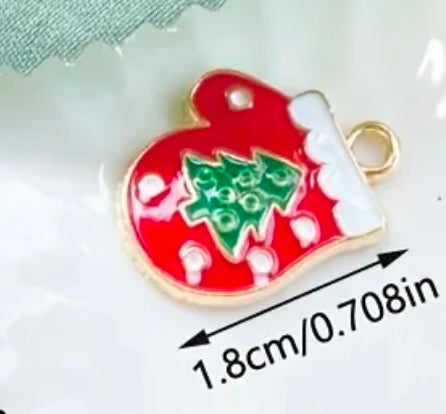 Christmas CB Mitten w Tree Charm