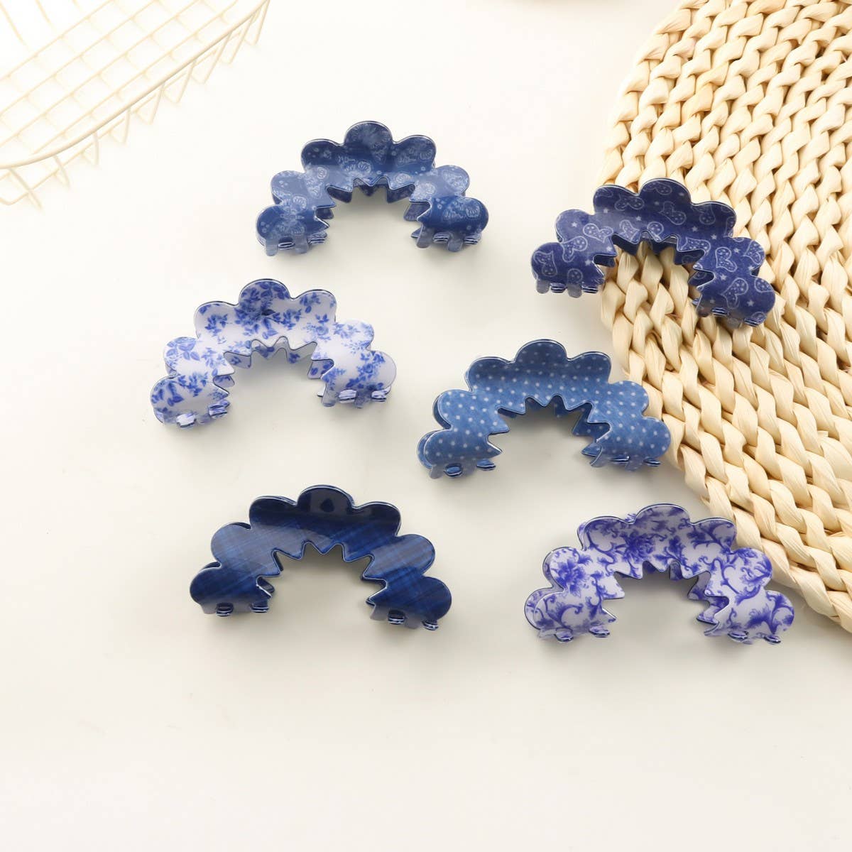 SIMPLE WAVE HAIR CLAW CLIP BLUE FLORAL ASSORTED