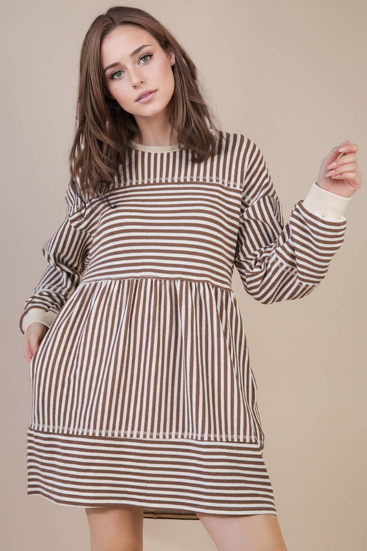 Oversized Striped Casual Knit Mini Dress: MOCHA STRIPE