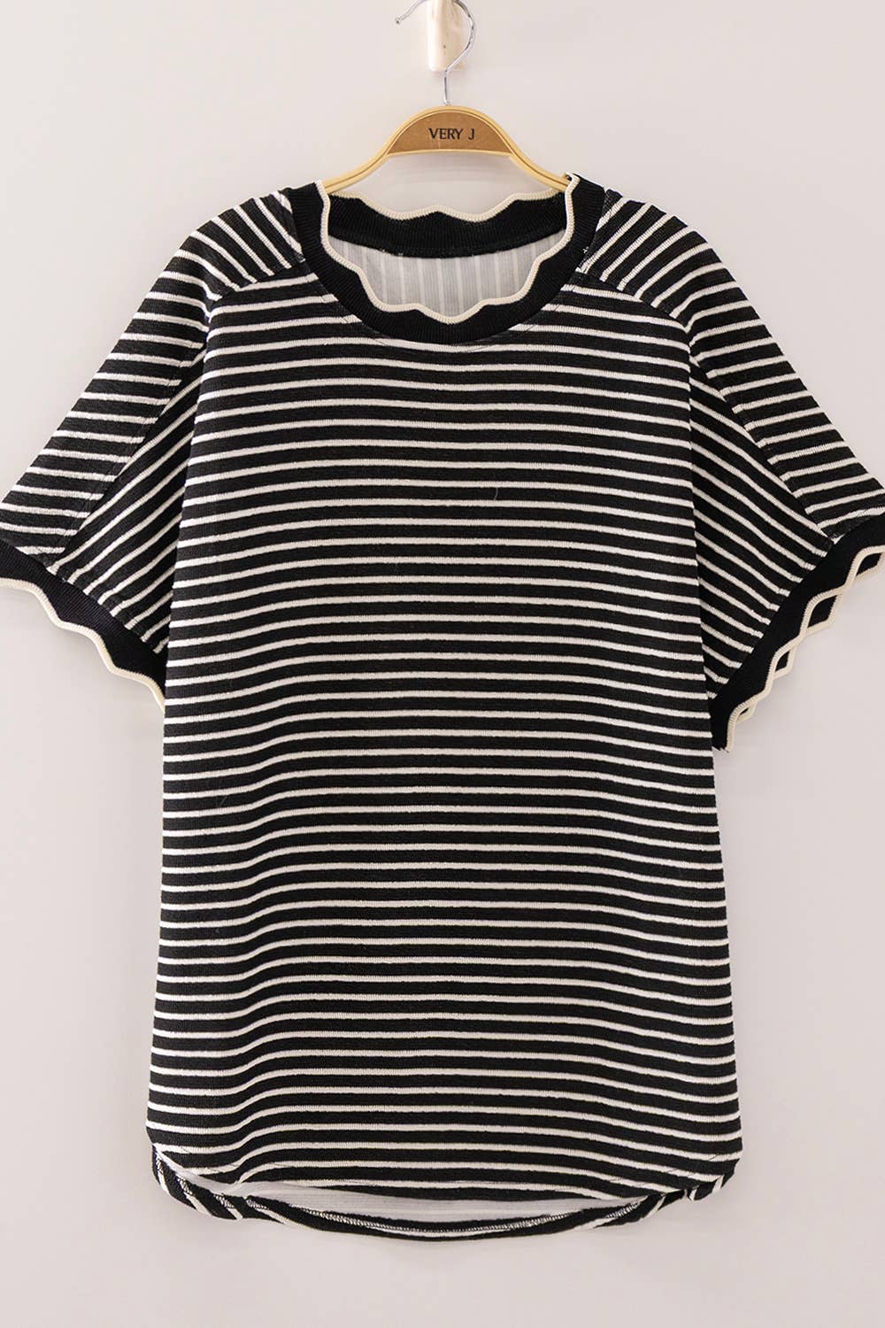 NT12700-Scallop Trim Stripe Knit Top: WHITE STRIPE / S-M-L/2-2-2
