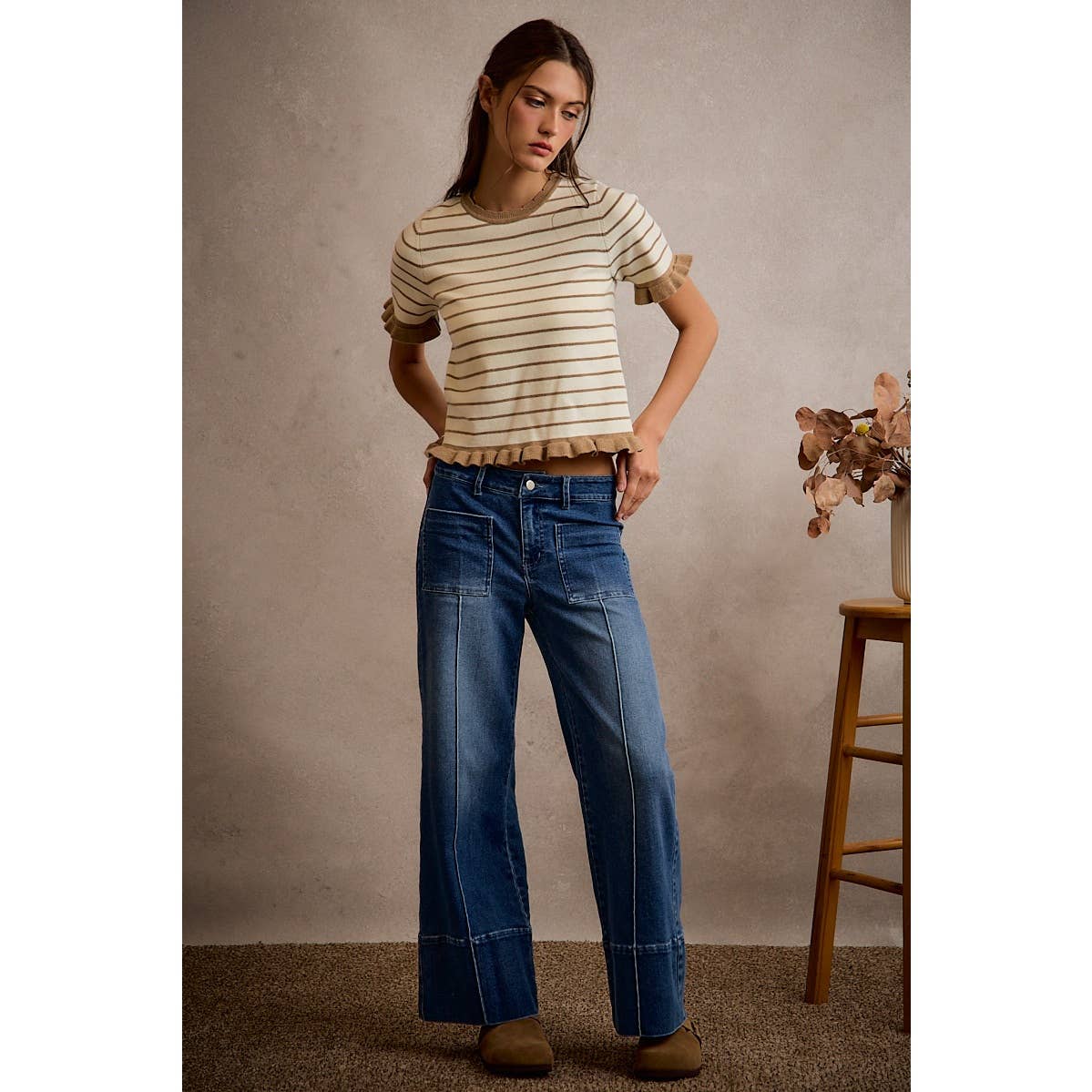 MID RISE FLARE PIN TUCK  BOTTOM DENIM JEANS WITH FRONT PATCH