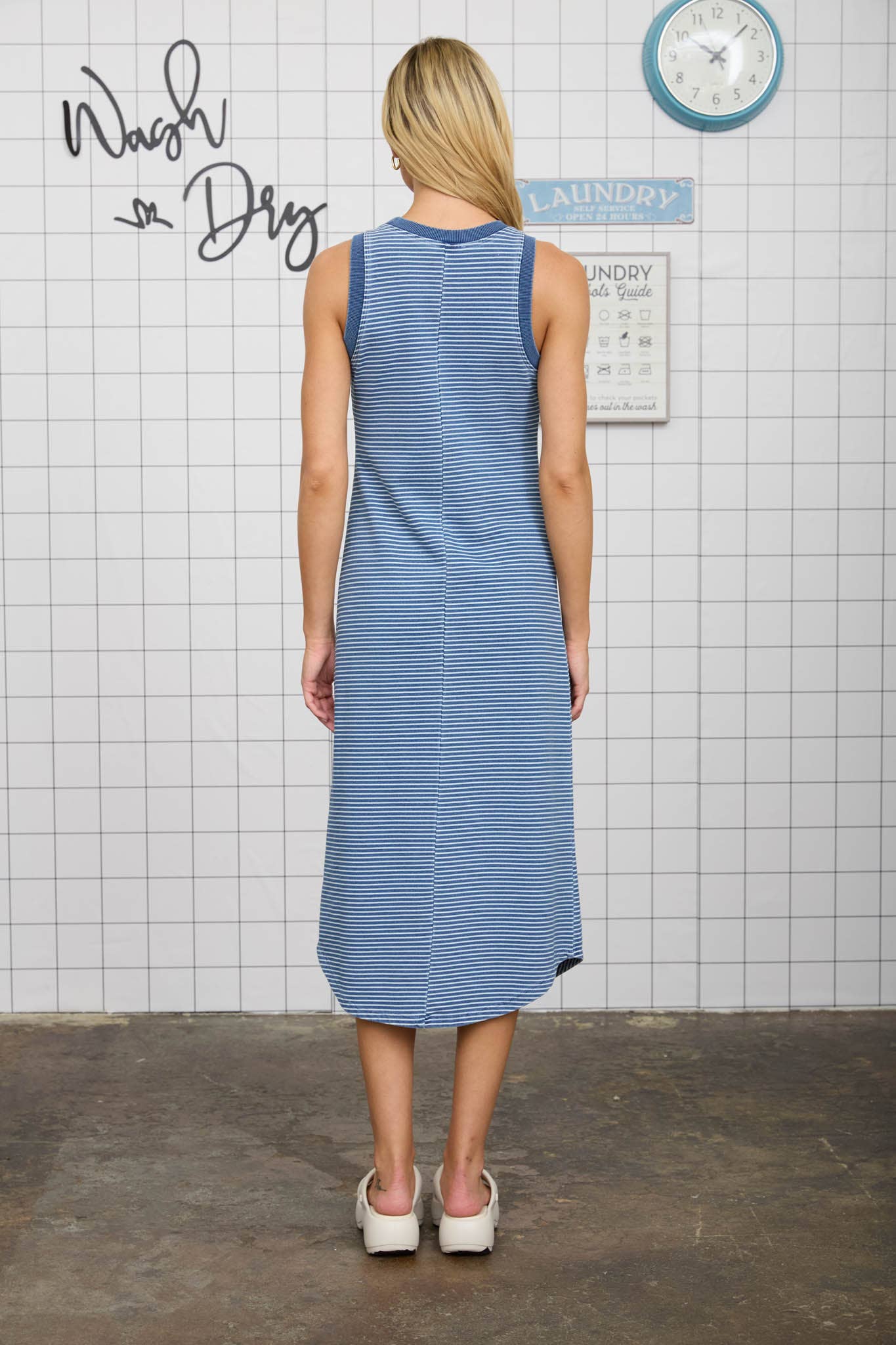 WASHED STRIPE SLEEVELESS TANK KNIT MIDI DRESS: DENIM
