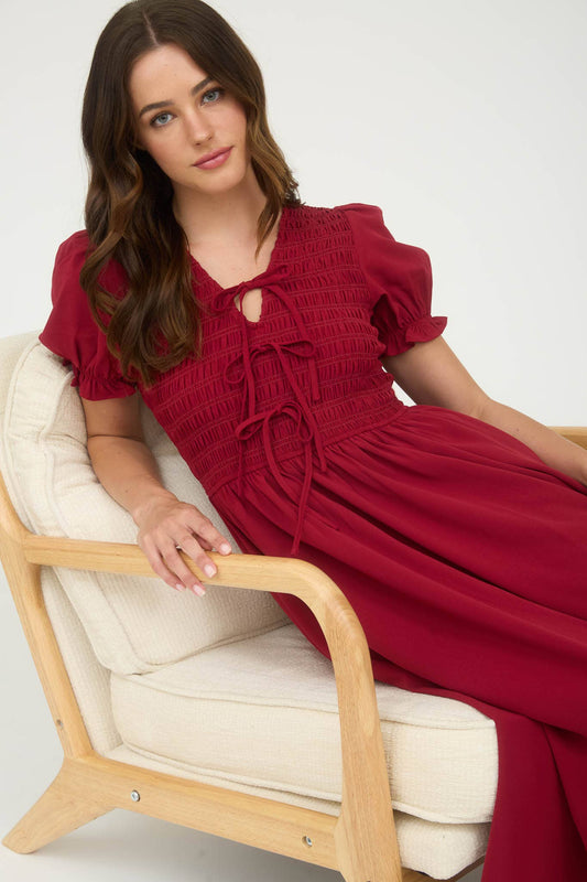 V NECK FRONT TIE SMOCKED PUFF SLEEVE MIDI DRESS: DEEP RED