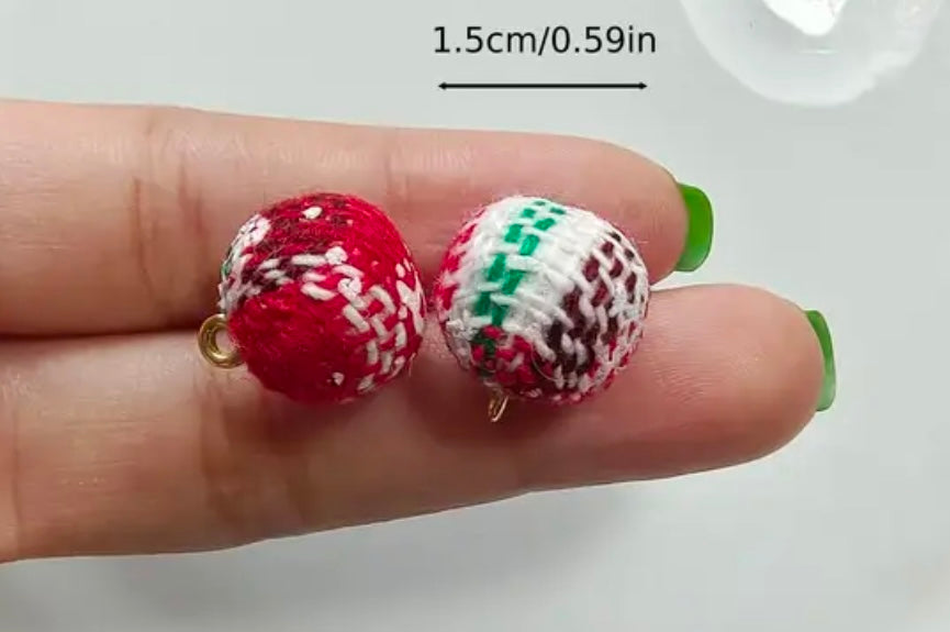 Christmas CB Knit Ball Assorted Charm