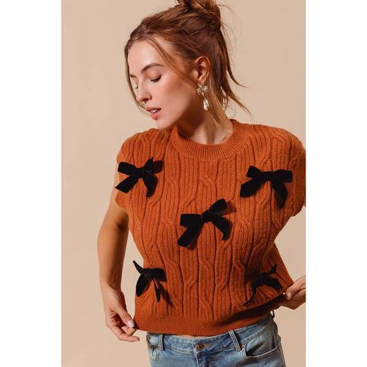 CABLE KNIT SWEATER VEST TOP: RUST