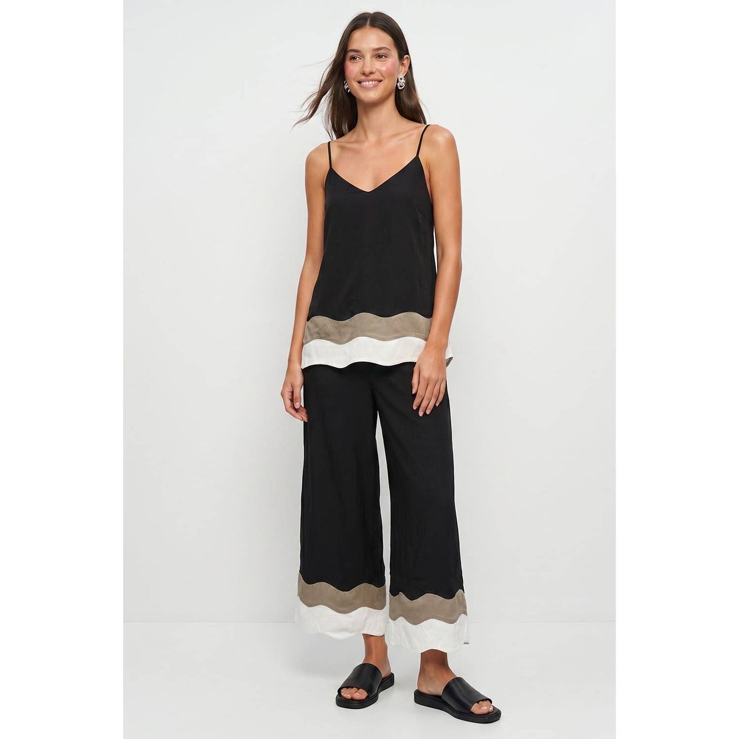 Wavy Colorblock Wide Leg Pants: Dark Navy / S