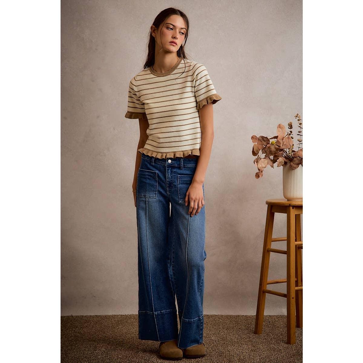 MID RISE FLARE PIN TUCK  BOTTOM DENIM JEANS WITH FRONT PATCH