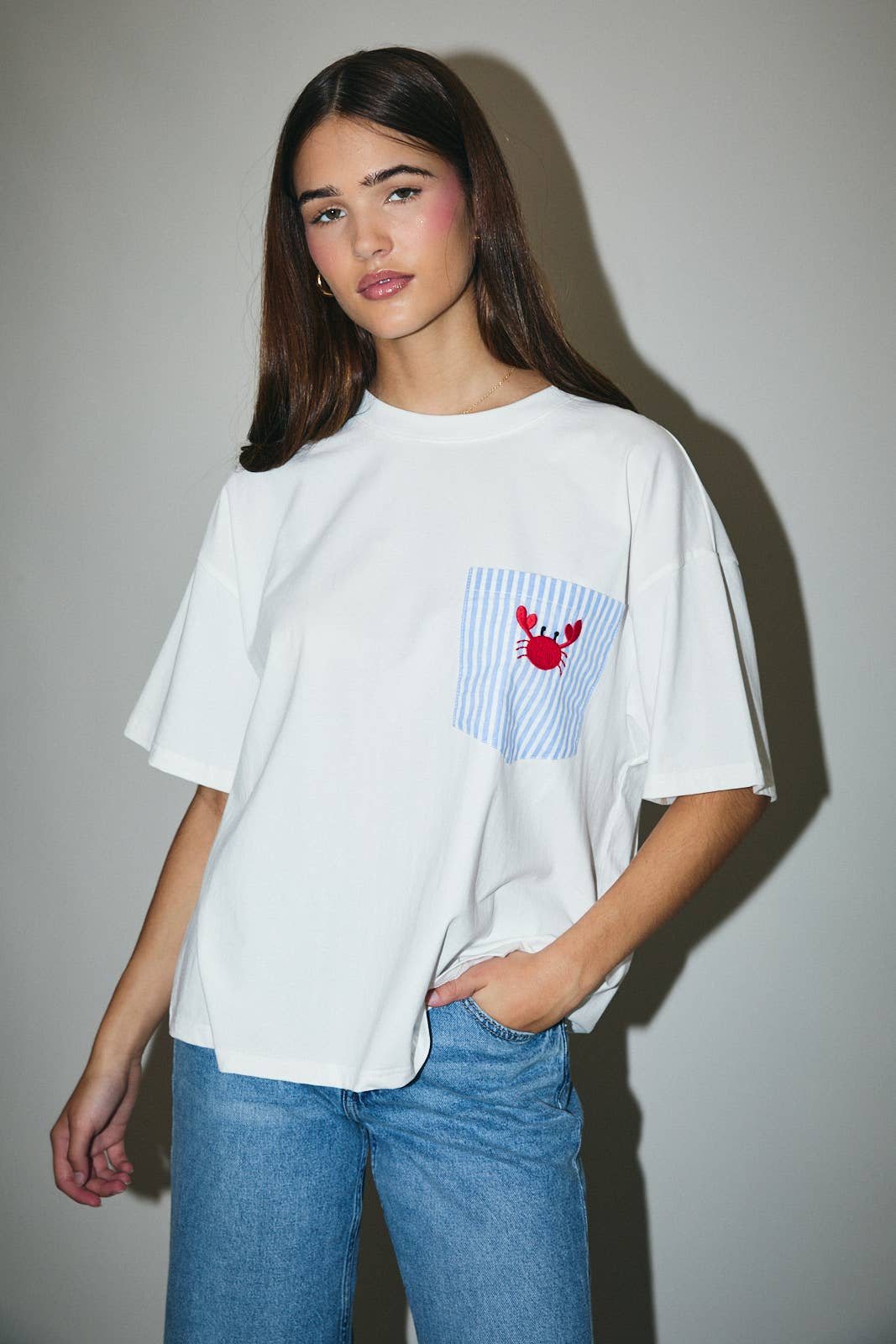 ROUND NECK T-SHIRT WITH POCKET CRAB EMBROIDERY