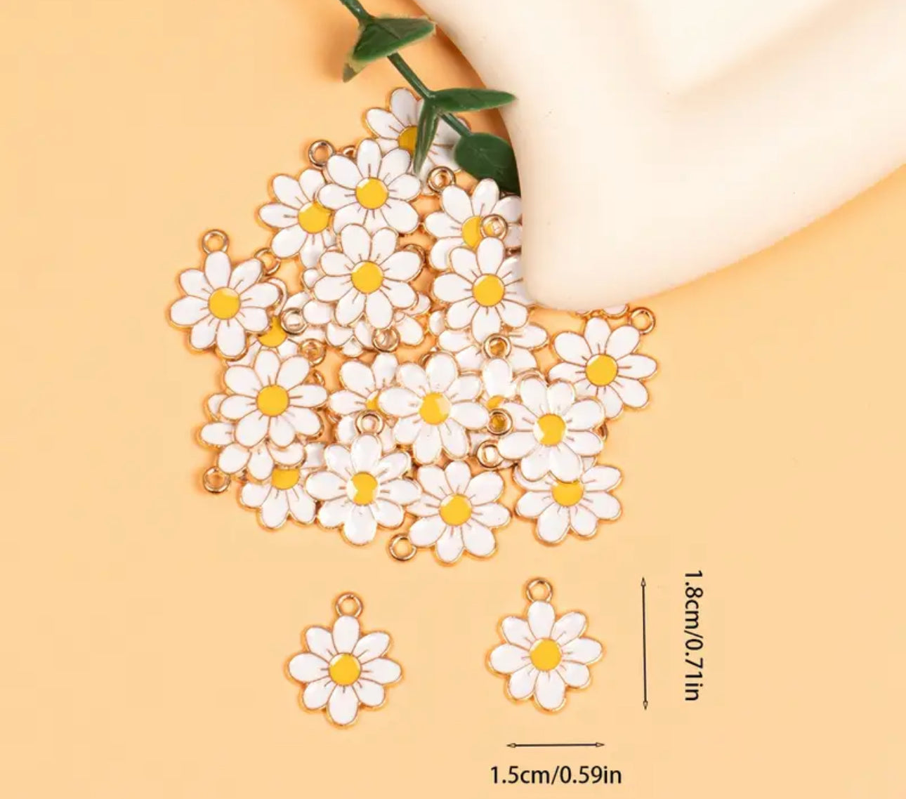 TCB Dainty Daisy Charms