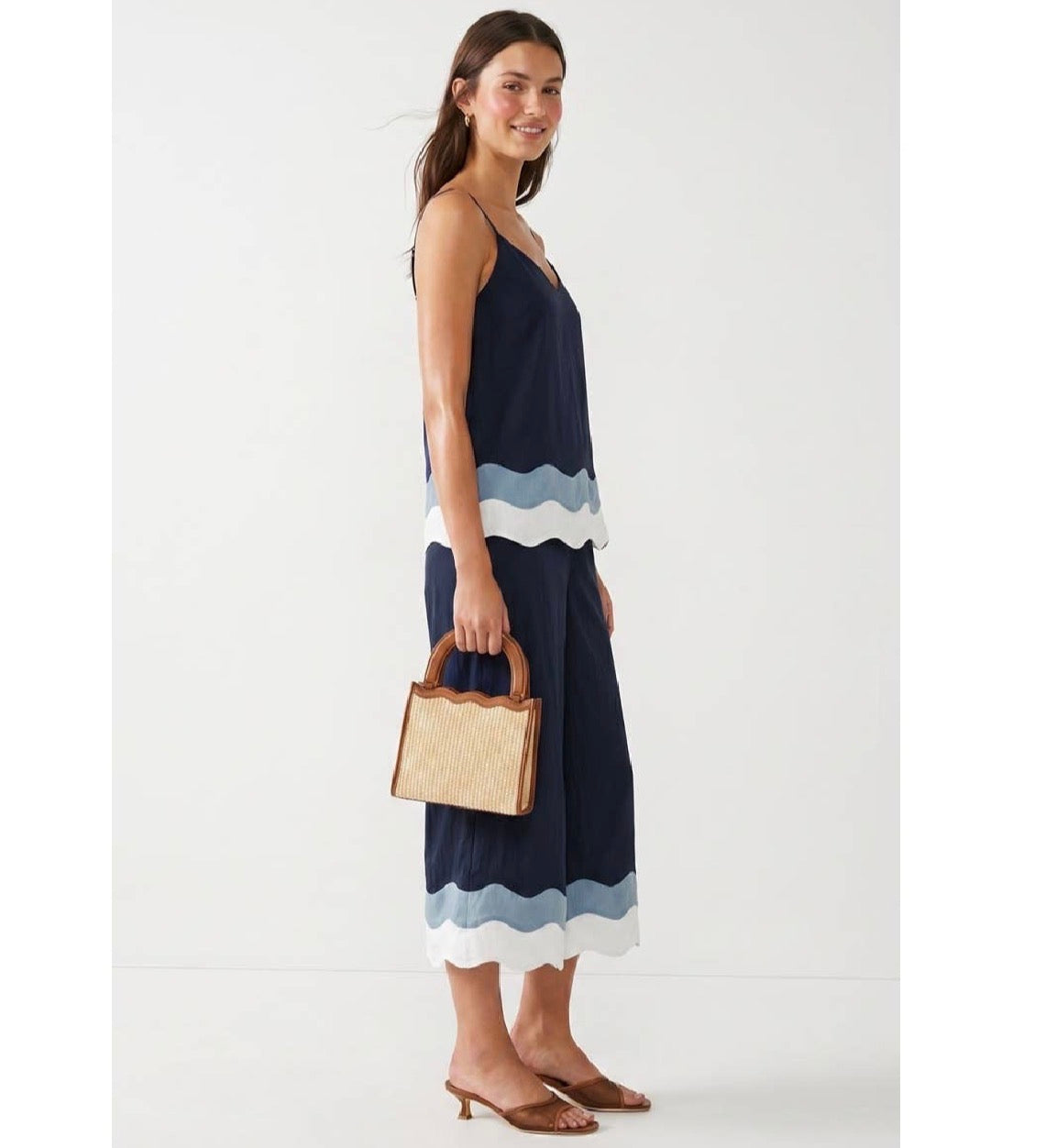 Wavy Colorblock V-neck Set: Dark Navy