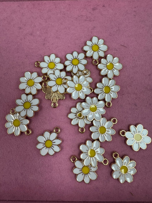 TCB Dainty Daisy Charms