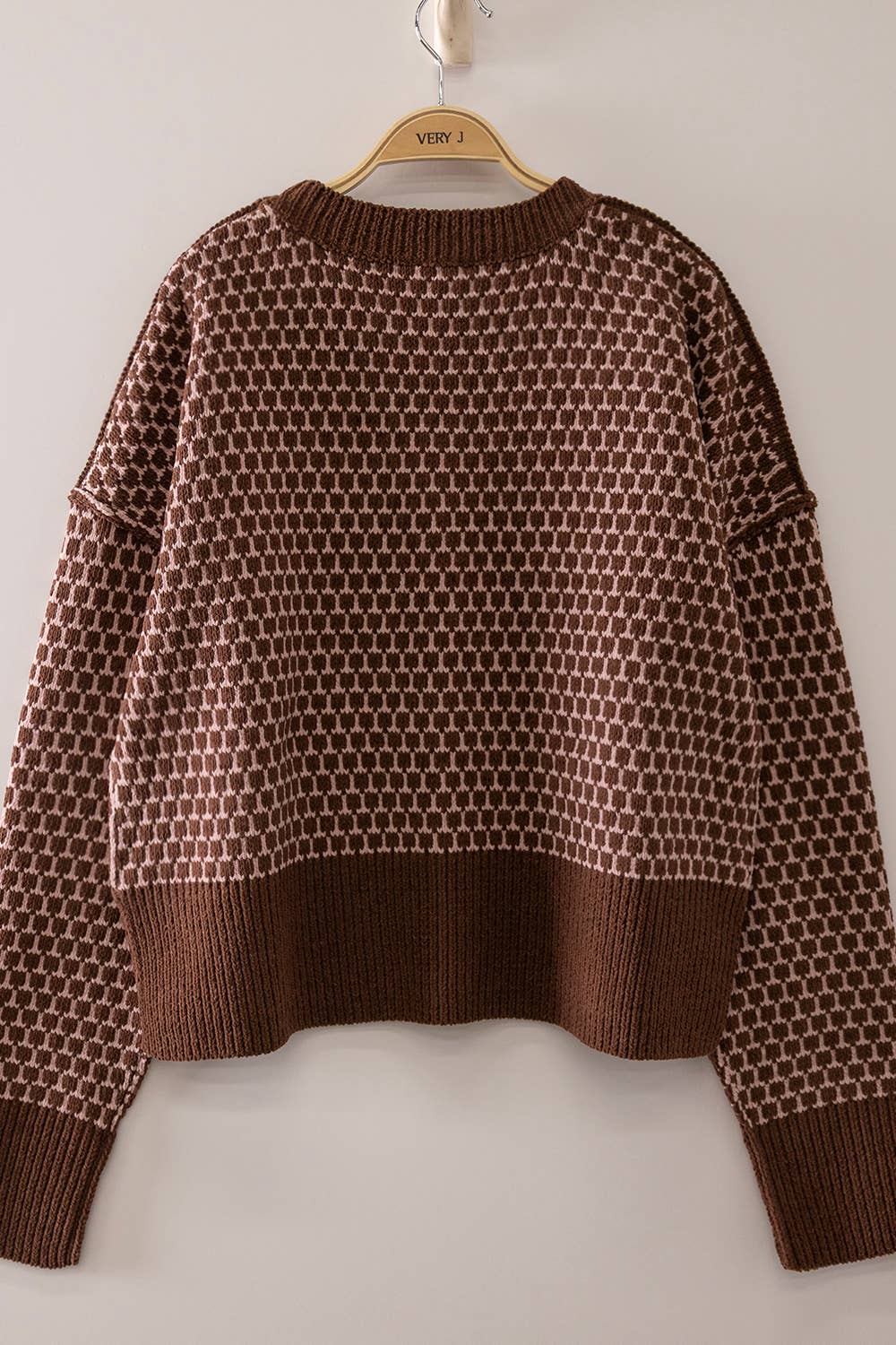Geometric Check Pattern Sweater: CHOCOLATE