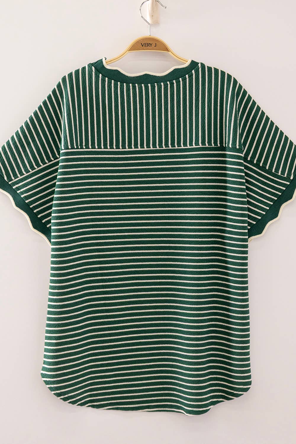 NT12700-Scallop Trim Stripe Knit Top: WHITE STRIPE / S-M-L/2-2-2