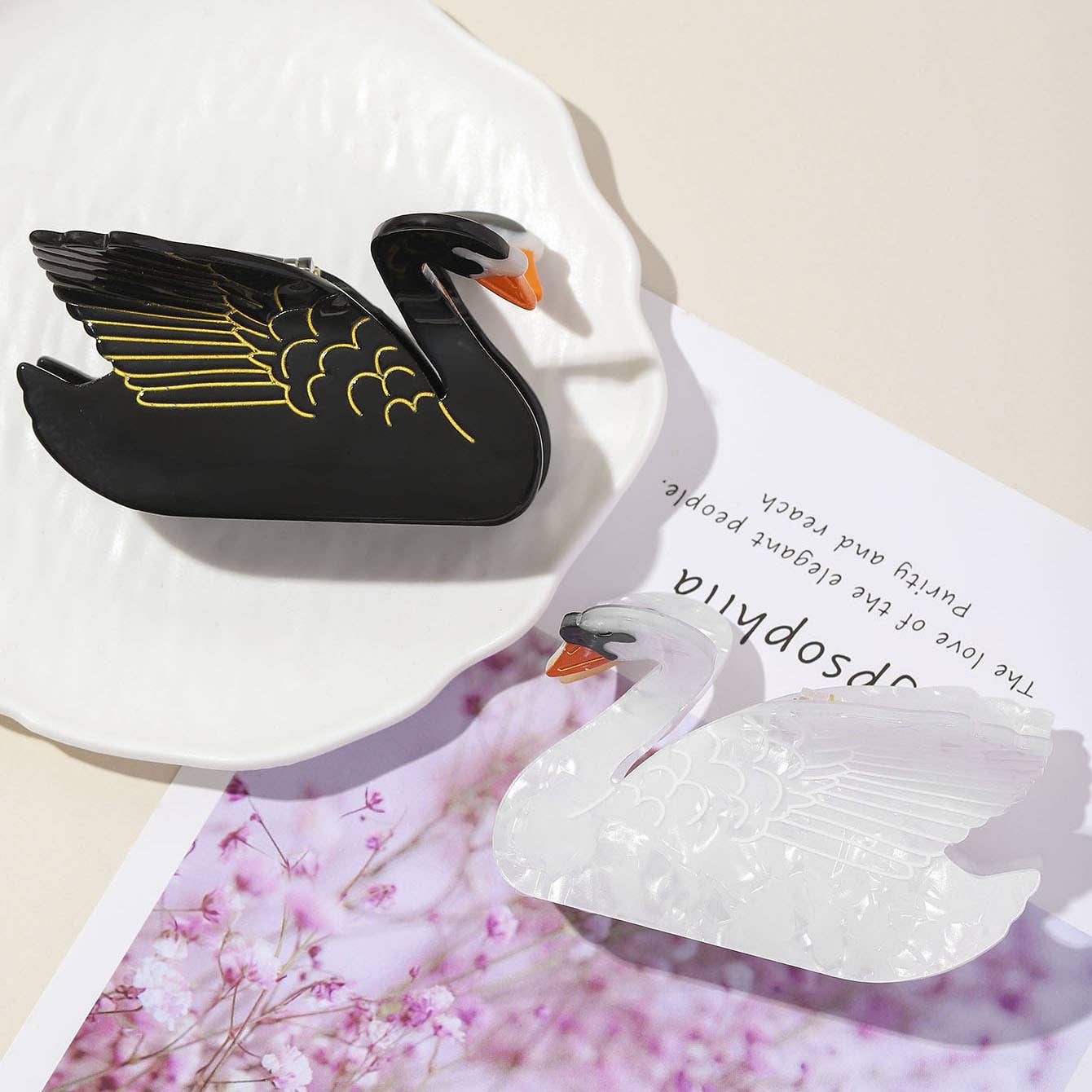Elegant Black Swan-Shaped Hair Clip