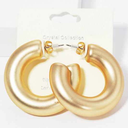 Thick Hoop Earrings
: Matte Gold