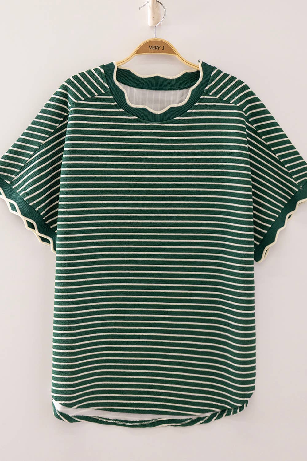 NT12700-Scallop Trim Stripe Knit Top: WHITE STRIPE / S-M-L/2-2-2