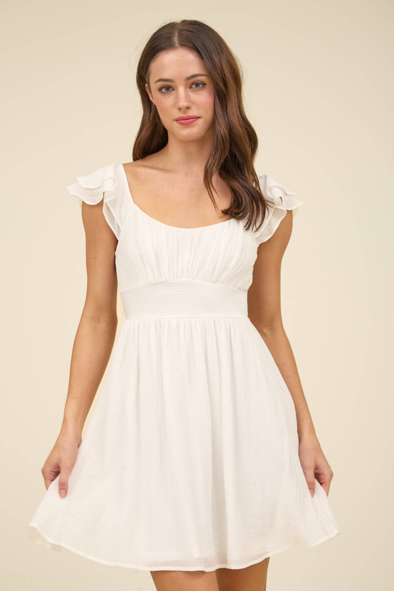 RUFFLE SLEEVE BACK TIE SOLID MINI DRESS: WHITE