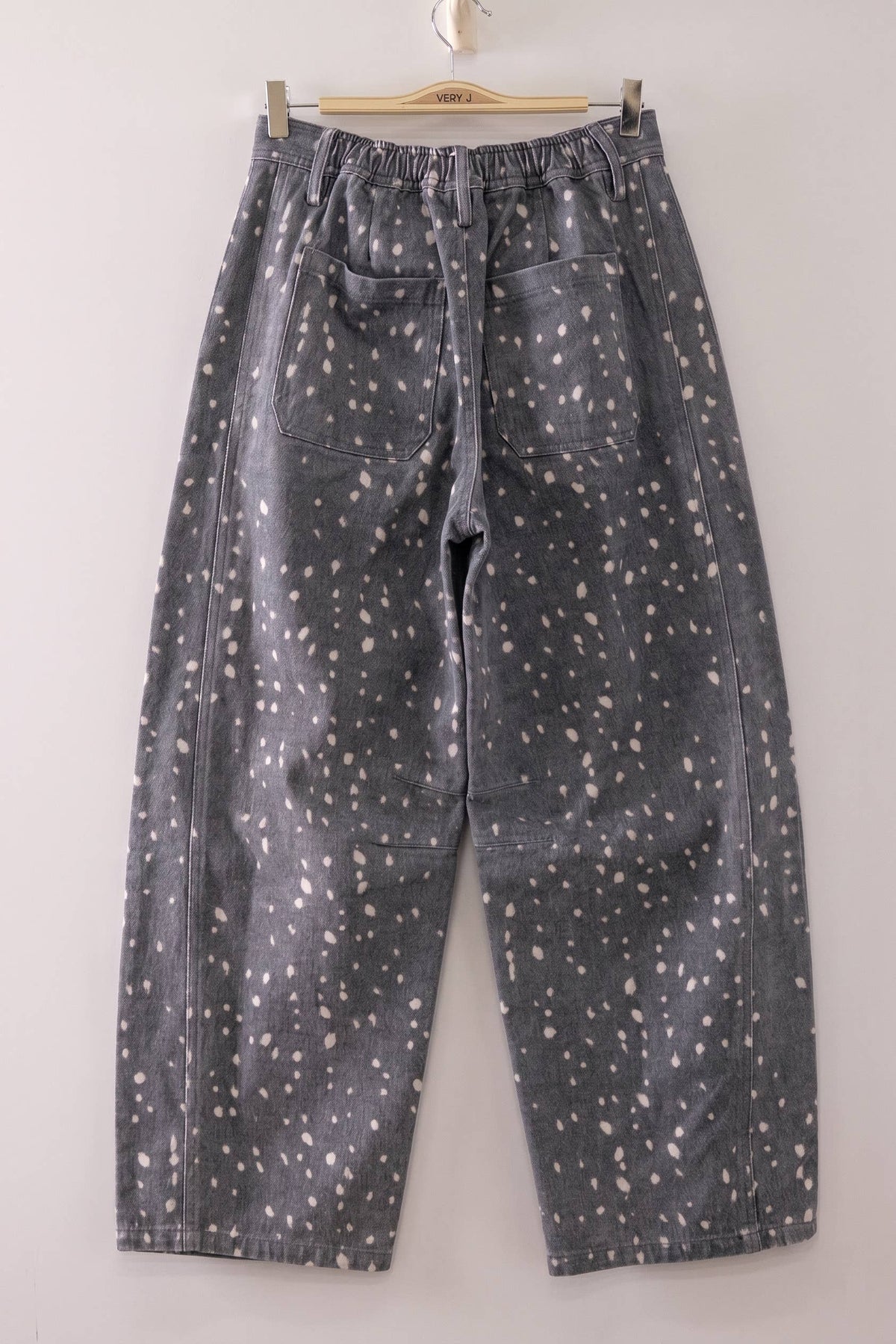 Allover Print Barrel Pants:              GRAY/BAMBI