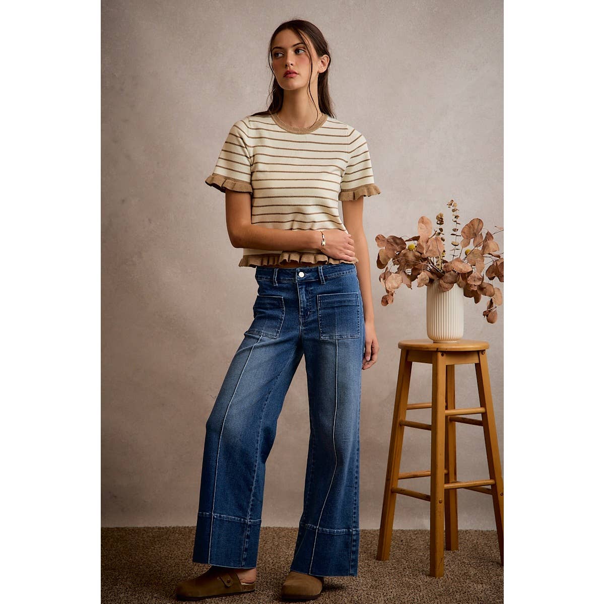 MID RISE FLARE PIN TUCK  BOTTOM DENIM JEANS WITH FRONT PATCH