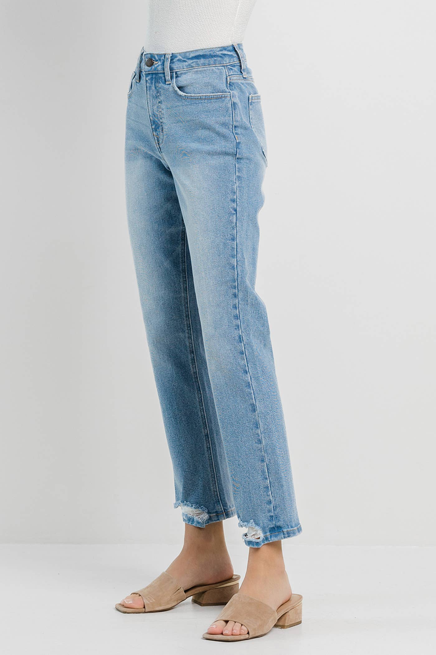Jelly Jeans Straight with Grinded Hem: Light Denim