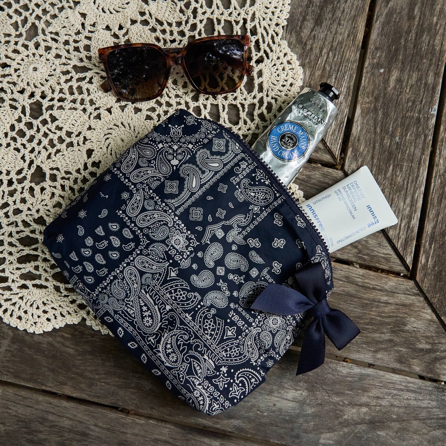 Case-Mate Navy Bandana Bow Crinkle Makeup Bag