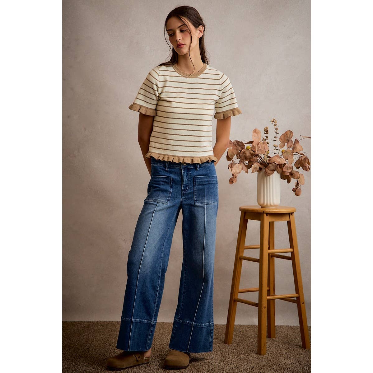MID RISE FLARE PIN TUCK  BOTTOM DENIM JEANS WITH FRONT PATCH